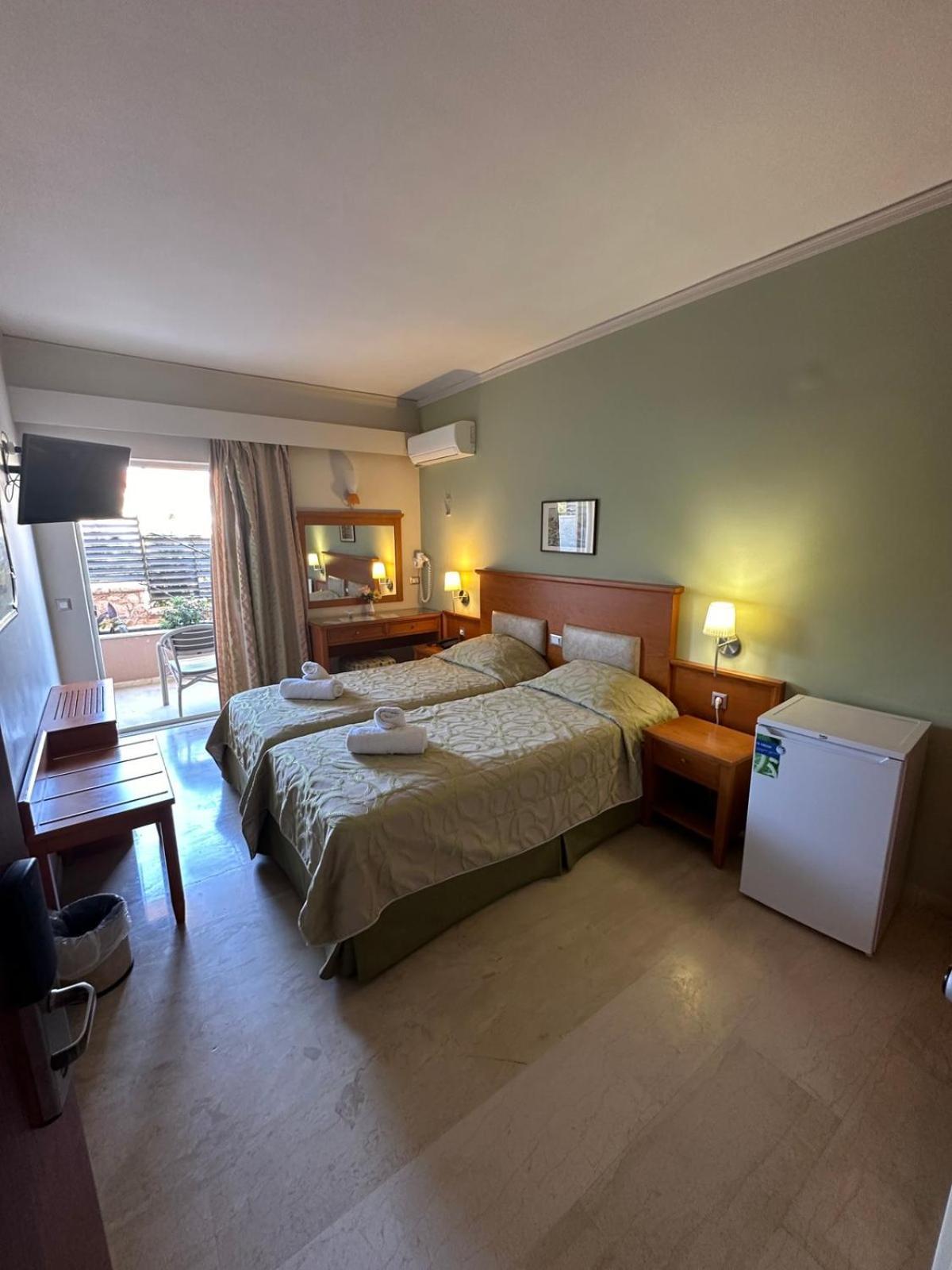 Paradise Lost Hotel-Apartments Толон Екстериор снимка