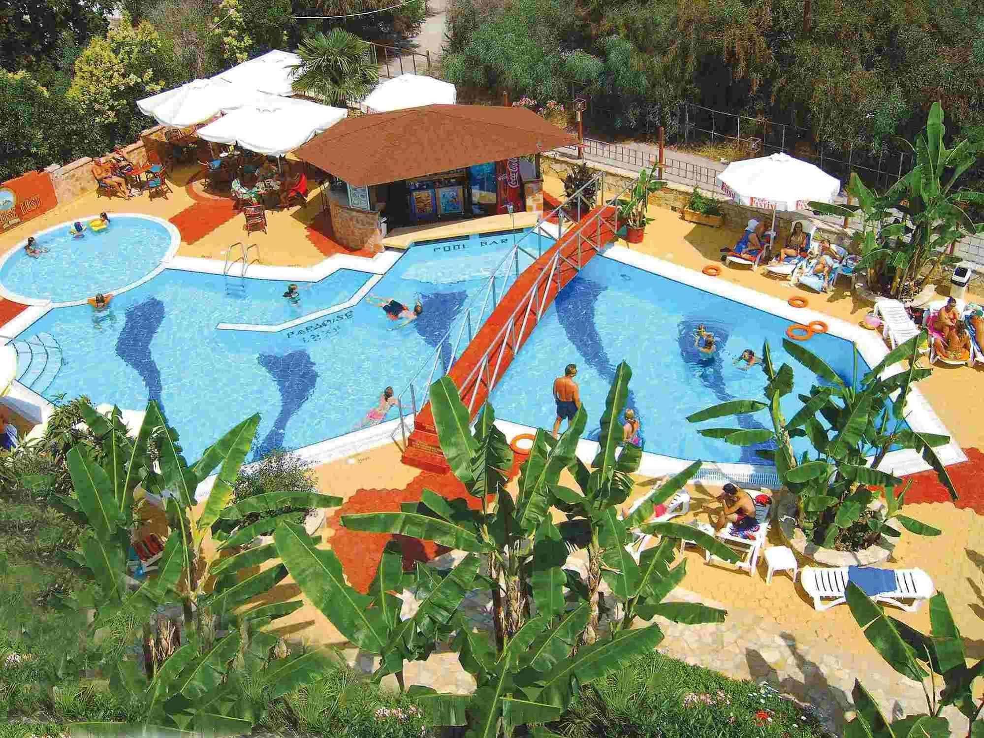 Paradise Lost Hotel-Apartments Толон Екстериор снимка